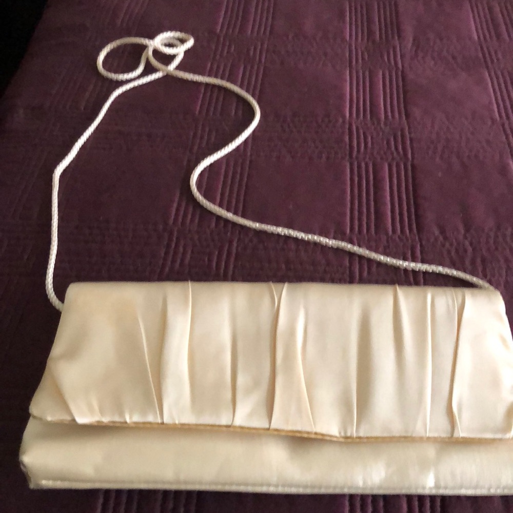 La Regale clutch